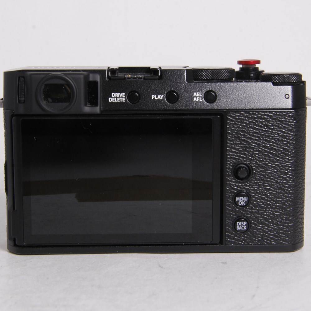 Used Fujifilm X-e4 