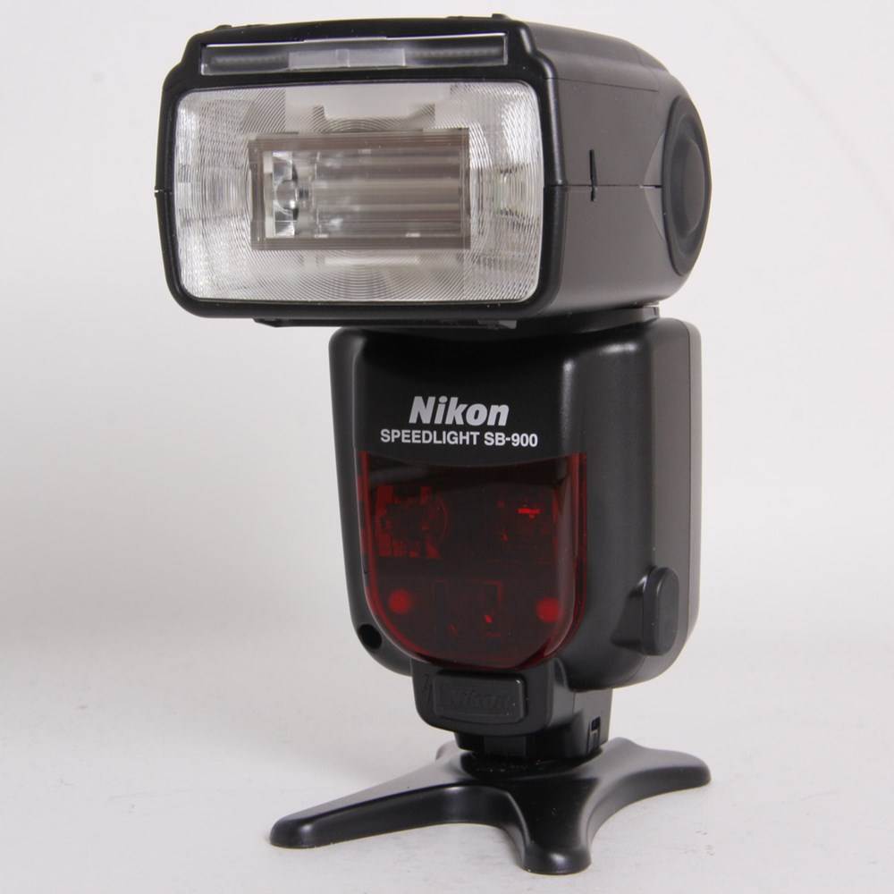 nikon flash 900