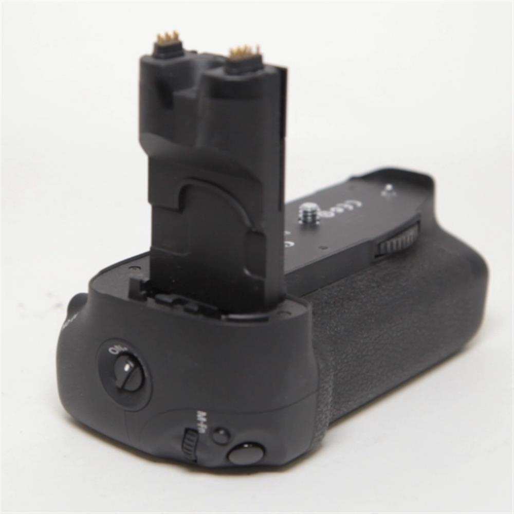 Used Canon BG-E7 BGE7 Battery Grip for EOS 7D