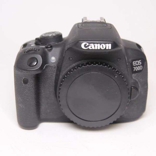 Used Canon EOS 700D DSLR Camera