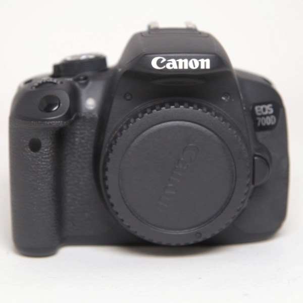 Used Canon EOS 700D DSLR Camera (Body Only)