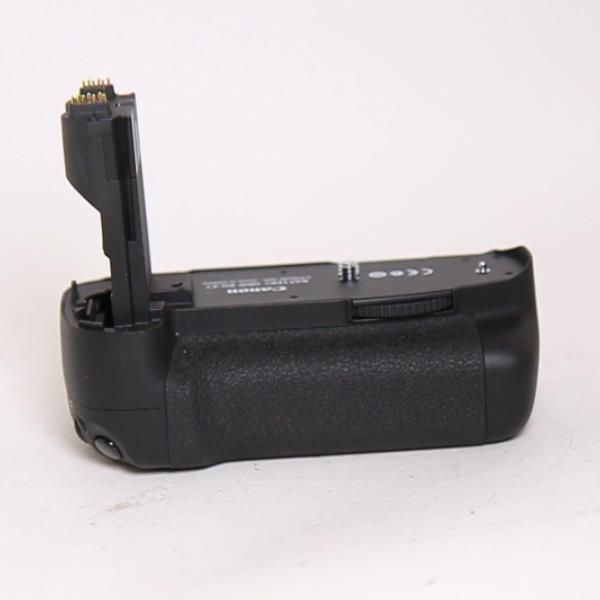 Used Canon BG-E7 BGE7 Battery Grip for EOS 7D