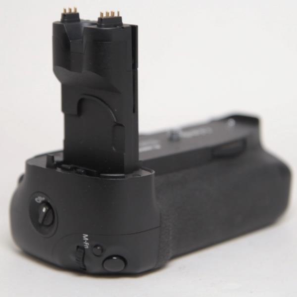 Used Canon BG-E7 BGE7 Battery Grip for EOS 7D