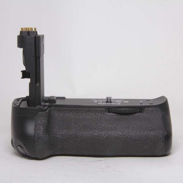 Used Canon BG-E9 Battery Grip for EOS 60D