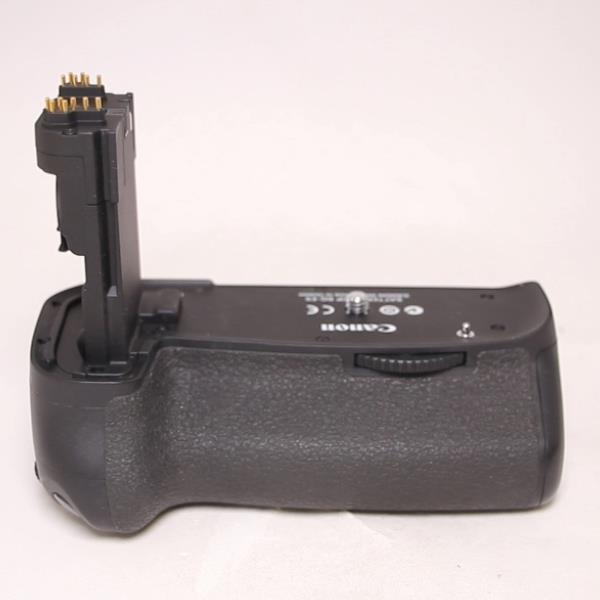 Used Canon BG-E9 Battery Grip for EOS 60D