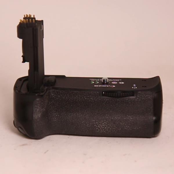 Used Canon BG-E9 Battery Grip for EOS 60D