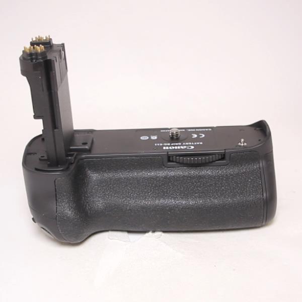 Used Canon Battery Grip BG-E11