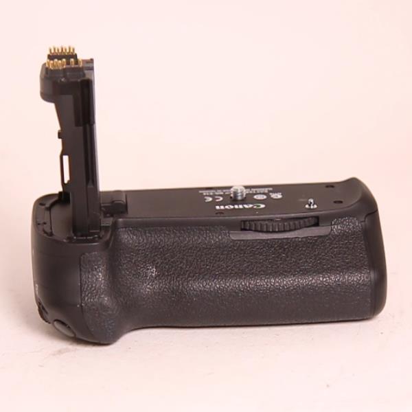 Used Canon BG-E14 Battery Grip for EOS 70D