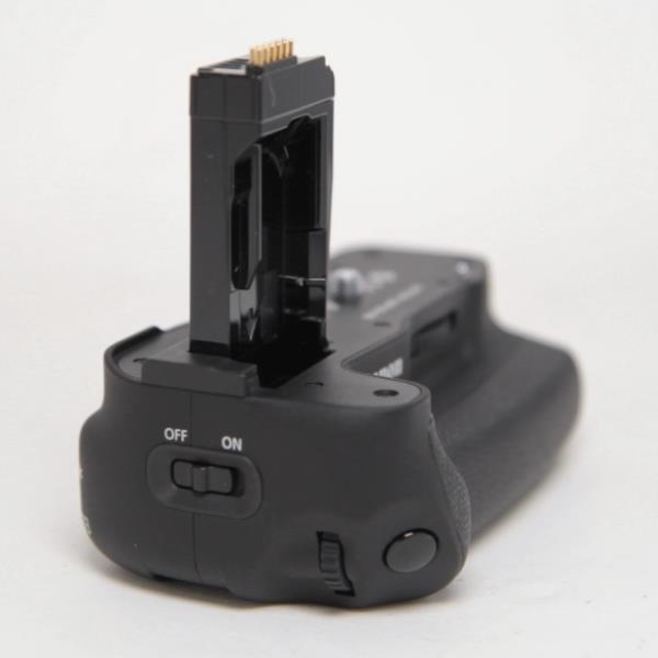 Used Canon BG-E18 Battery Grip for EOS 750/760