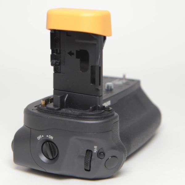 Used Canon BG-R10 Battery Grip For EOS R5 And EOS R6