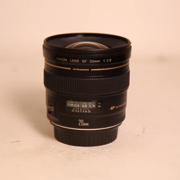 Used Canon EF 20mm f/2.8 USM Ultra Wide Angle Lens