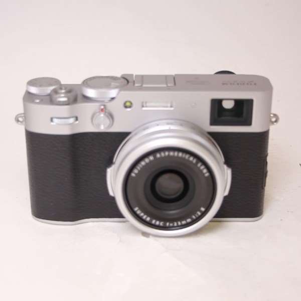 Used Fujifilm X100V Compact Digital Camera Silver