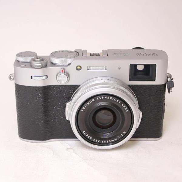 Used Fujifilm X100V Compact Digital Camera Silver