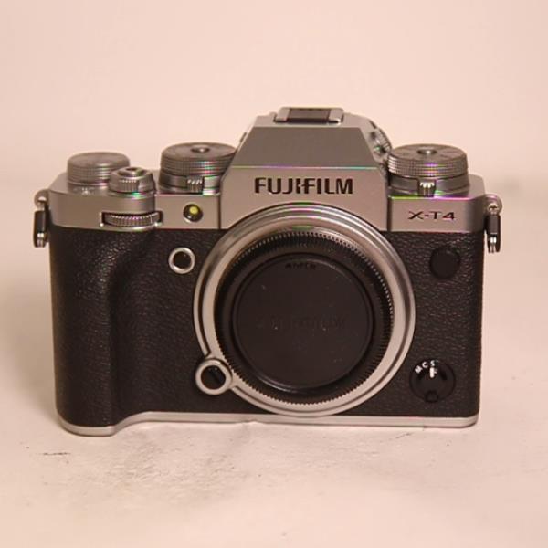 Used Fujifilm X-T4 Mirrorless Camera Body Silver