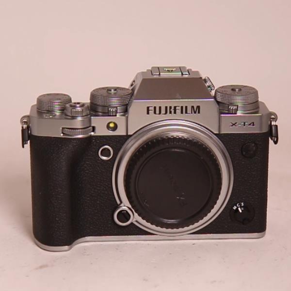 Used Fujifilm X-T4 Mirrorless Camera Body Silver