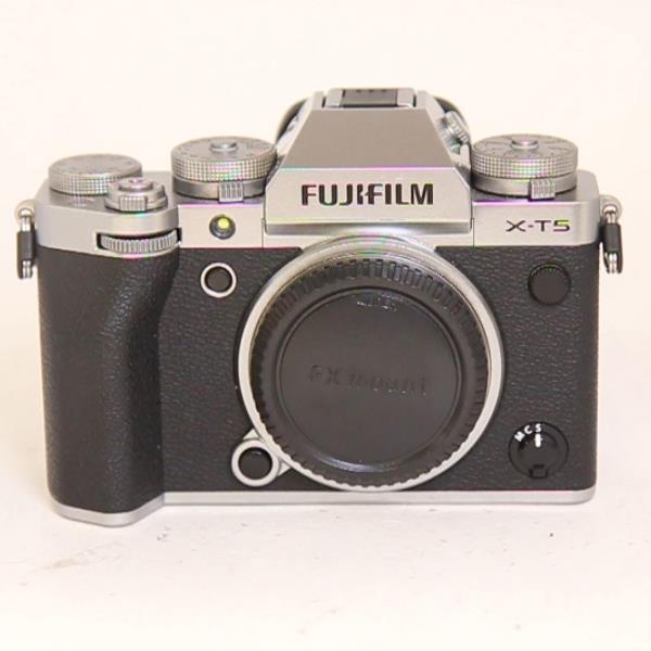 Used Fujifilm X-T5 Camera Body Silver