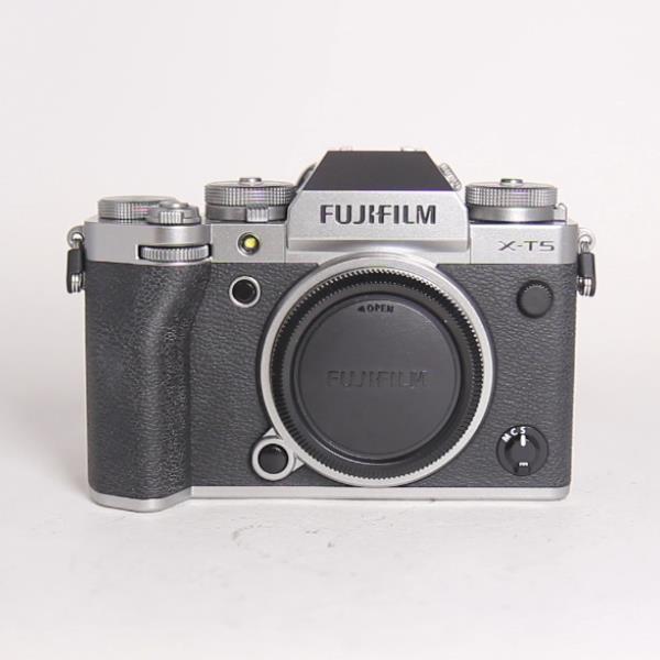 Used Fujifilm X-T5 Camera Body Silver