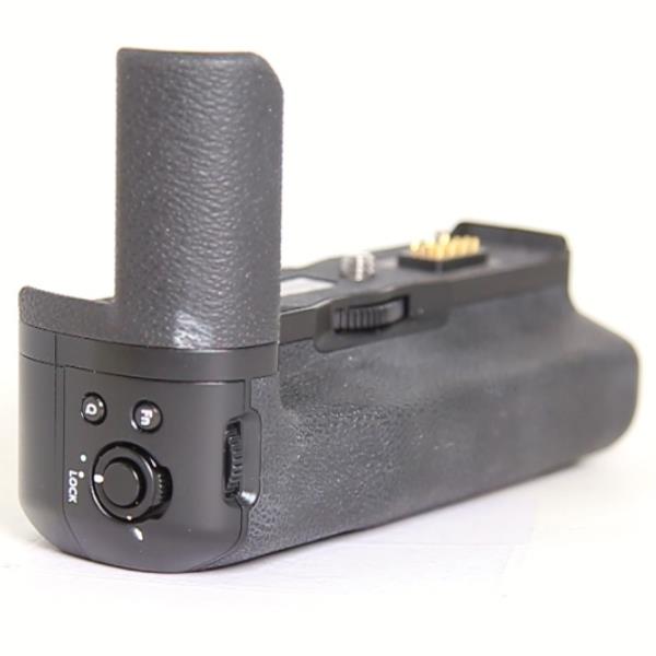 Used Fujifilm VPB-XT2 Vertical Power Booster Grip for X-T2