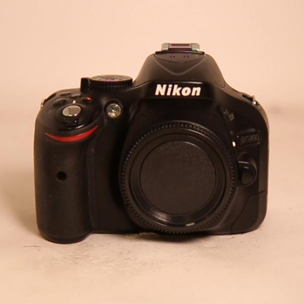 Used Nikon D5200 - Body Black