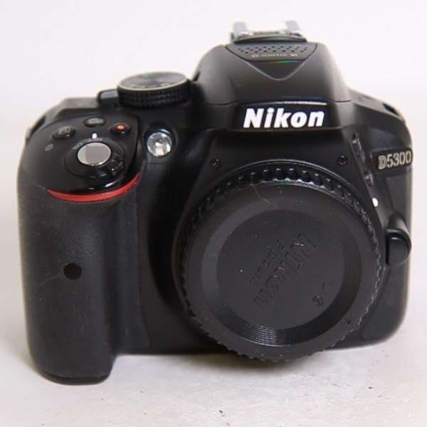 Used Nikon D5300 DSLR Digital camera Body - Black