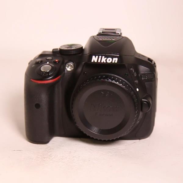 Used Nikon D5300 DSLR Digital camera Body - Black