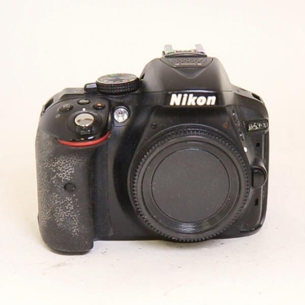 Used Nikon D5300 DSLR Digital camera Body - Black