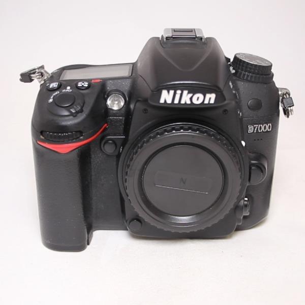 Used Nikon D7000 Digital SLR Camera Body