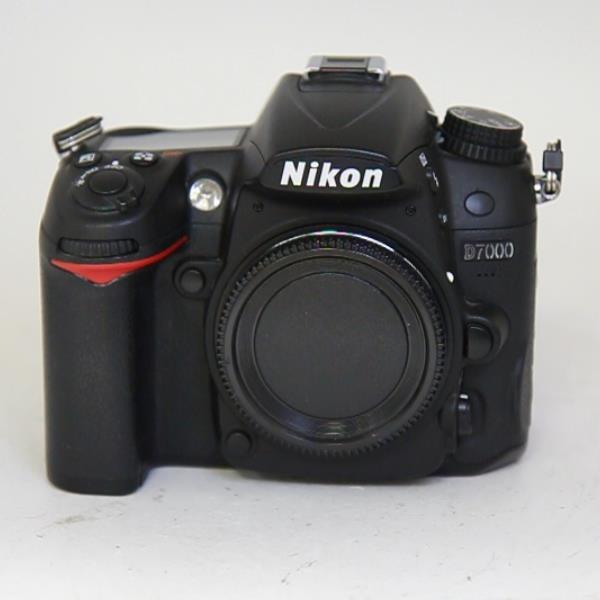 Used Nikon D7000 Digital SLR Camera Body