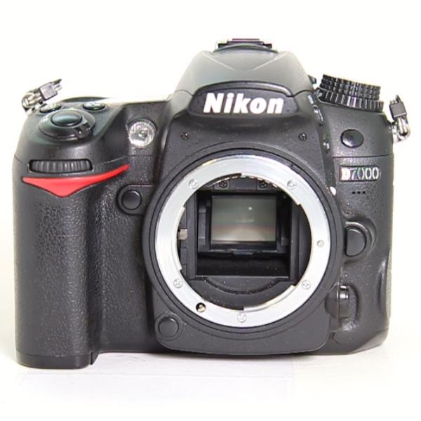 Used Nikon D7000 Digital SLR Camera Body