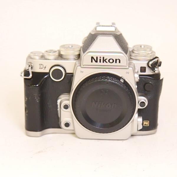 Used Nikon Df DSLR digital camera Body Silver