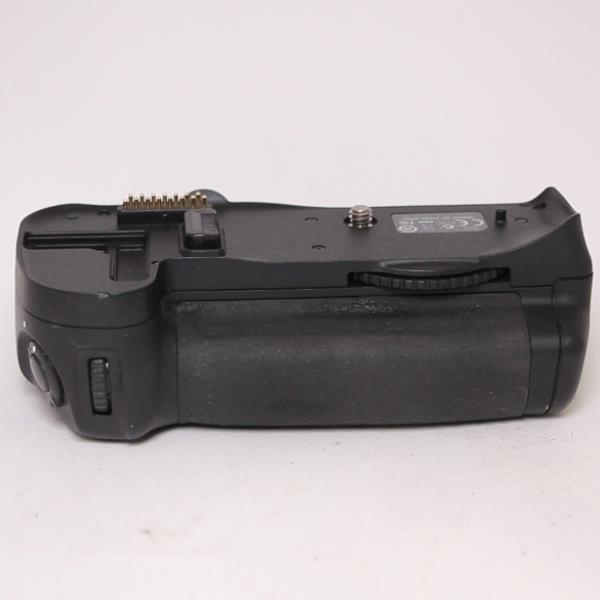 Used Nikon MB-D10 MBD10 Multi-Function Battery Pack for D300/ D700