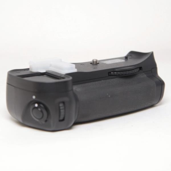 Used Nikon MB-D10 MBD10 Multi-Function Battery Pack for D300/ D700