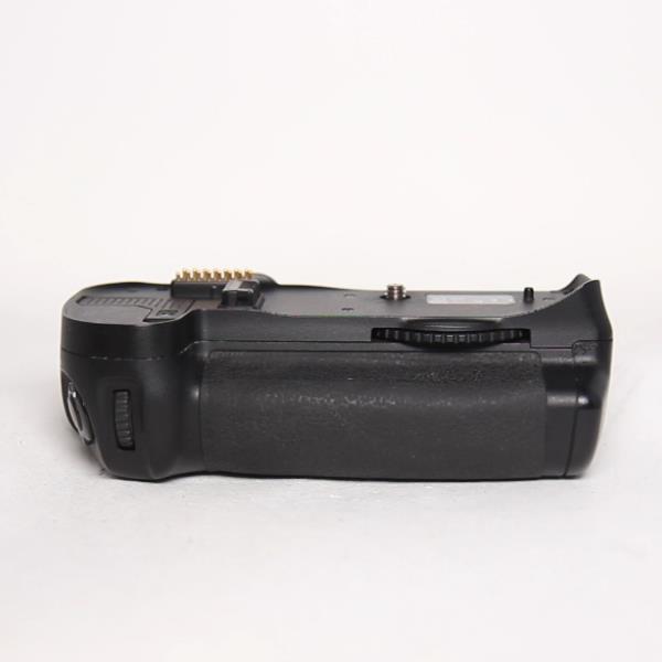 Used Nikon MB-D10 MBD10 Multi-Function Battery Pack for D300/ D700