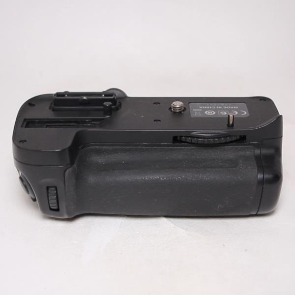 Used Nikon MB-D11 Battery Pack for D7000