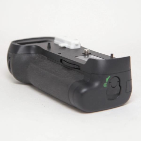 Used Nikon MB-D12 DSLR Camera Battery Grip for D800 / D800E/ D810