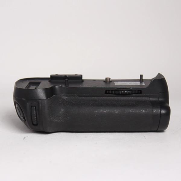 Used Nikon MB-D12 DSLR Camera Battery Grip for D800 / D800E/ D810