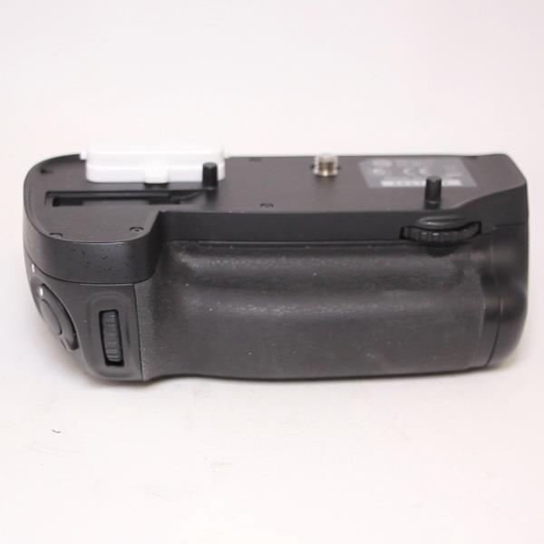 Used Nikon MB-D15 multi-power battery grip for D7100
