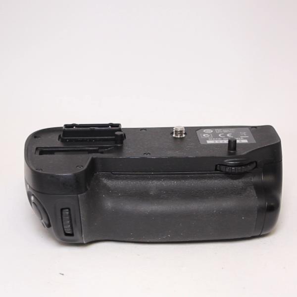 Used Nikon MB-D15 multi-power battery grip for D7100