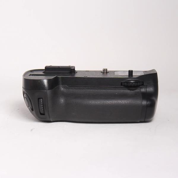 Used Nikon MB-D15 multi-power battery grip for D7100
