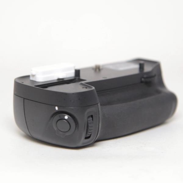 Used Nikon MB-D15 multi-power battery grip for D7100