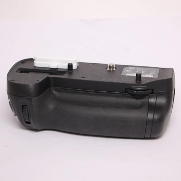 Used Nikon MB-D15 multi-power battery grip for D7100