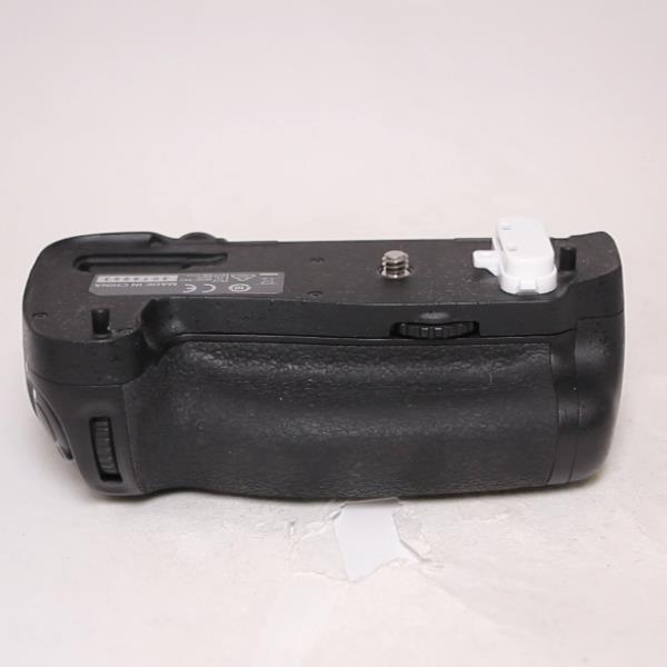 Used Nikon MB-D16 Battery Grip for D750