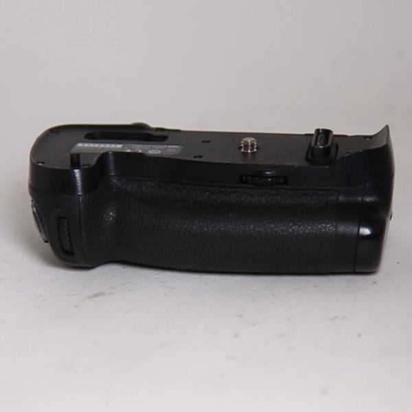 Used Nikon MB-D17 Battery Grip for D500