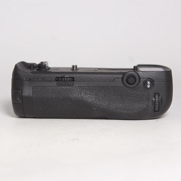 Used Nikon MB-D18 Multi-Power Battery Grip for Nikon D850