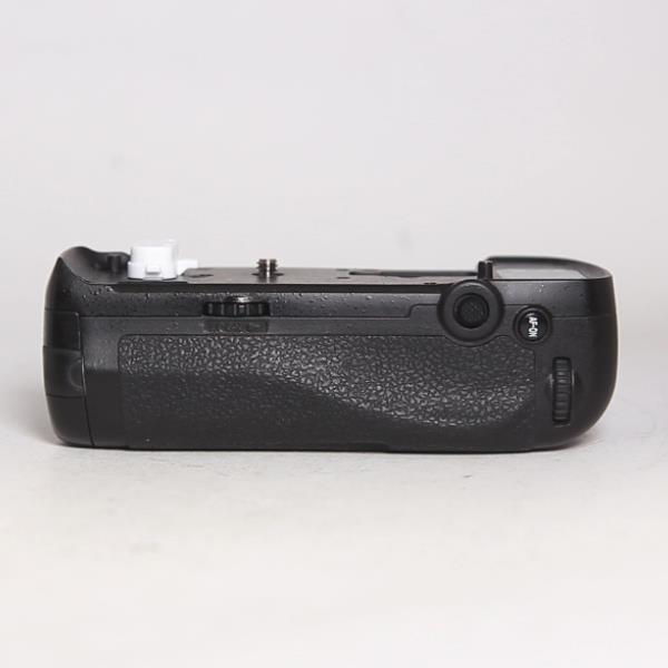 Used Nikon MB-D18 Multi-Power Battery Grip for Nikon D850