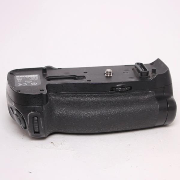 Used Nikon MB-D18 Multi-Power Battery Grip for Nikon D850