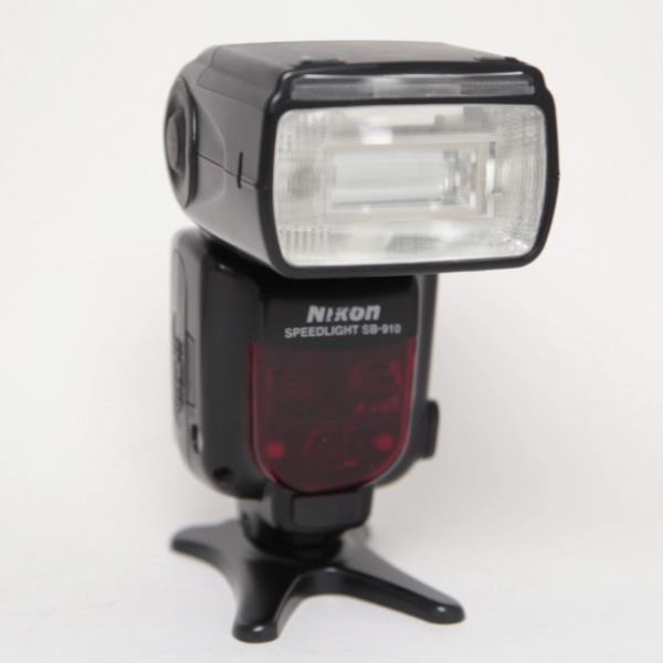 Used Nikon SB-910 Speedlight