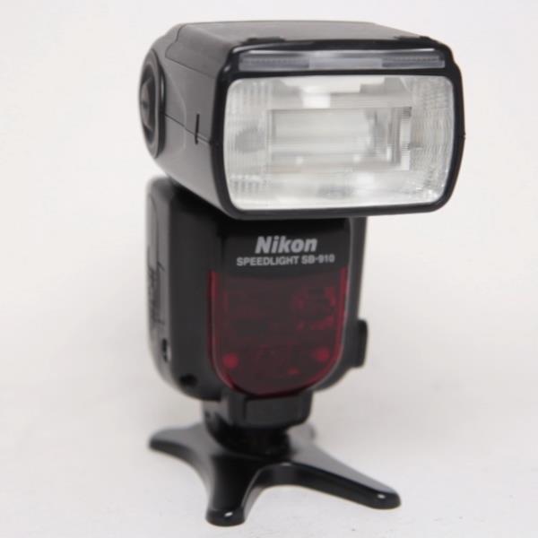 Used Nikon SB-910 Speedlight