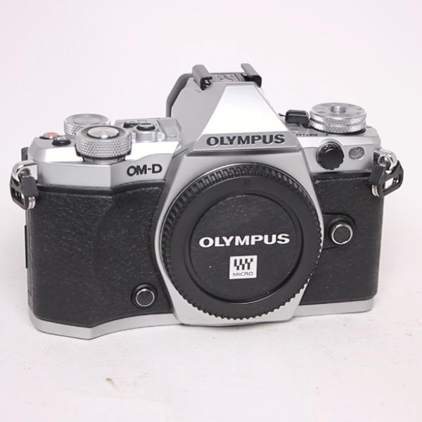 Used Olympus OM-D E-M5 Mark II Mirrorless Camera Body Silver