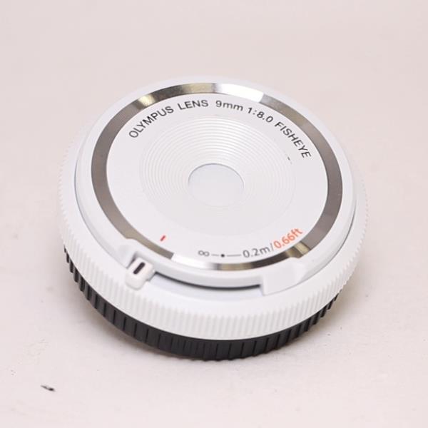 Used Olympus 9mm f8 Fisheye Body Cap Lens White
